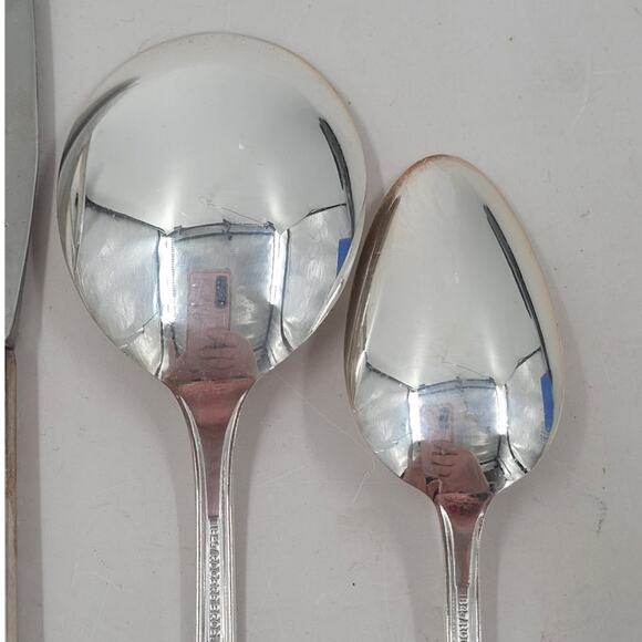 Rogers Brothers Silverplate Eternally Yours Coquette 5 Piece Setting 5-8 - Picture 7 of 12